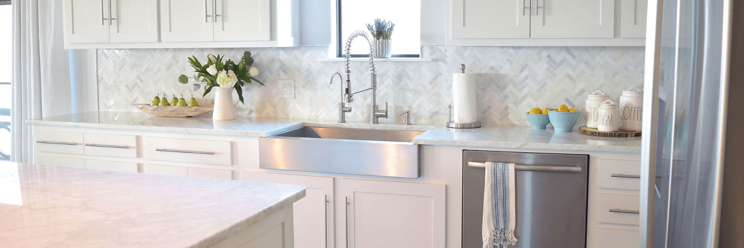 modern-contemporary-white-kitchen-stainless-steel